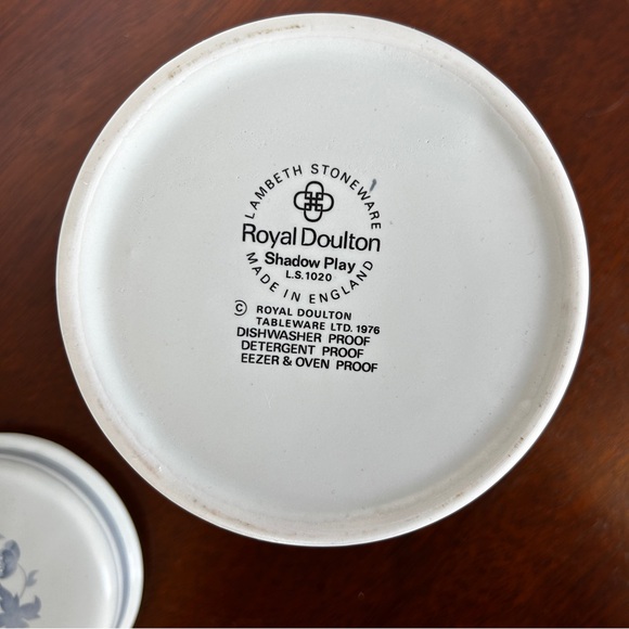 Vintage Royal Doulton Lambeth Stoneware "Shadow Play" Sugar Bowl England - Picture 8 of 9